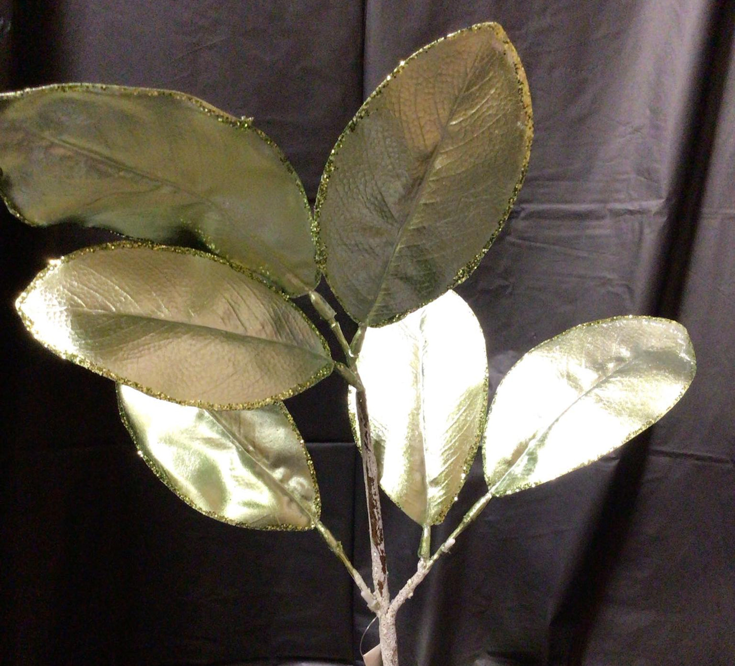 143111GRN - 24" Metallic Magnolia Leaf Spray - Green