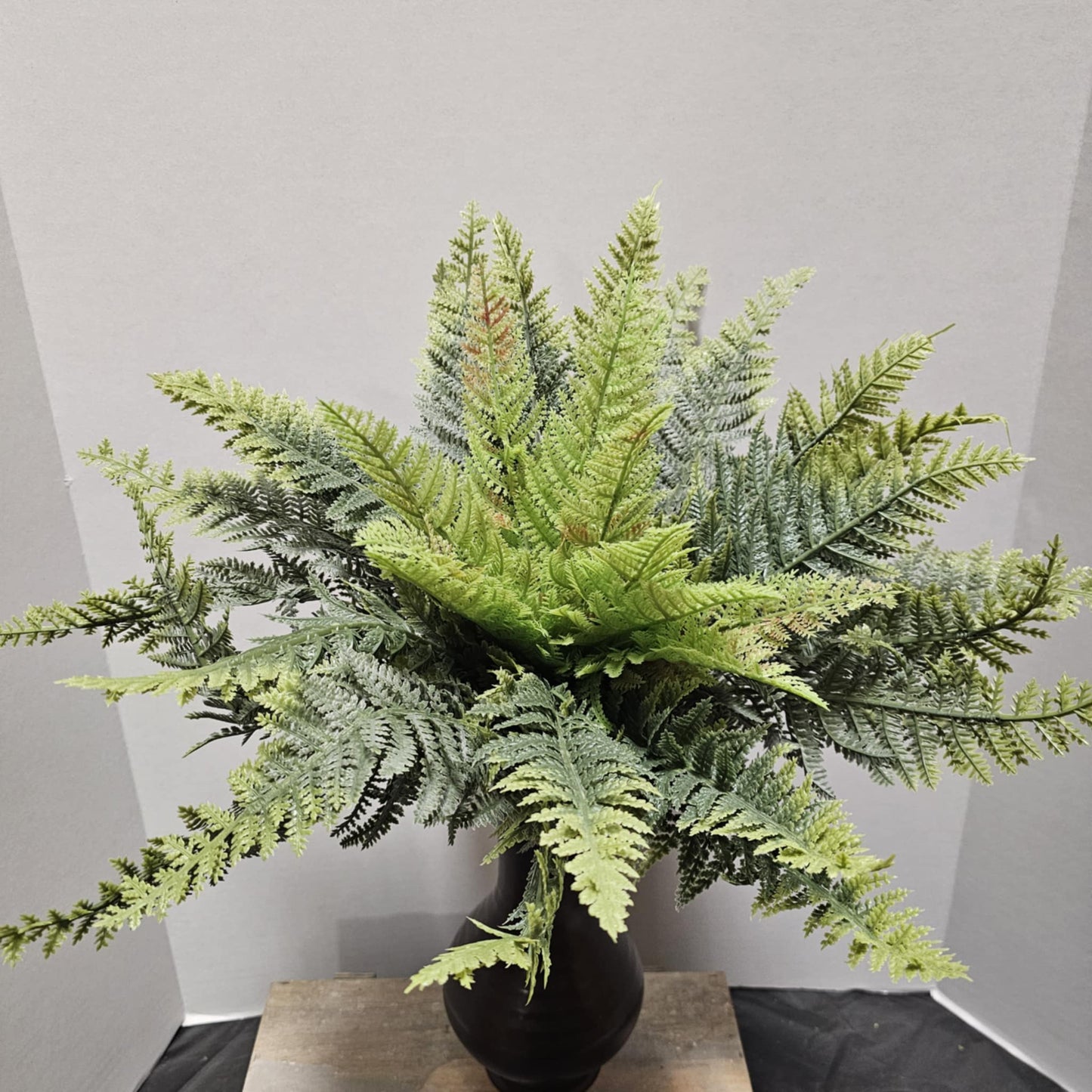 16" Ruffle Fern Bush