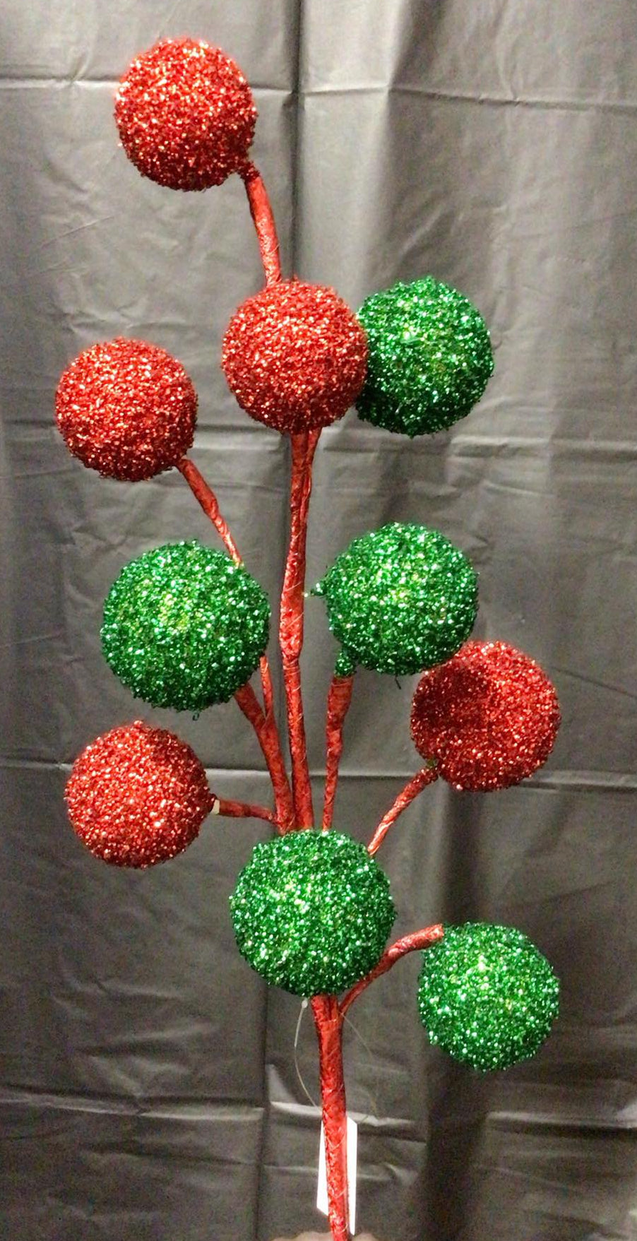 XS141930 - 26" Curly Foil Ball Spray - Red & Emerald Green