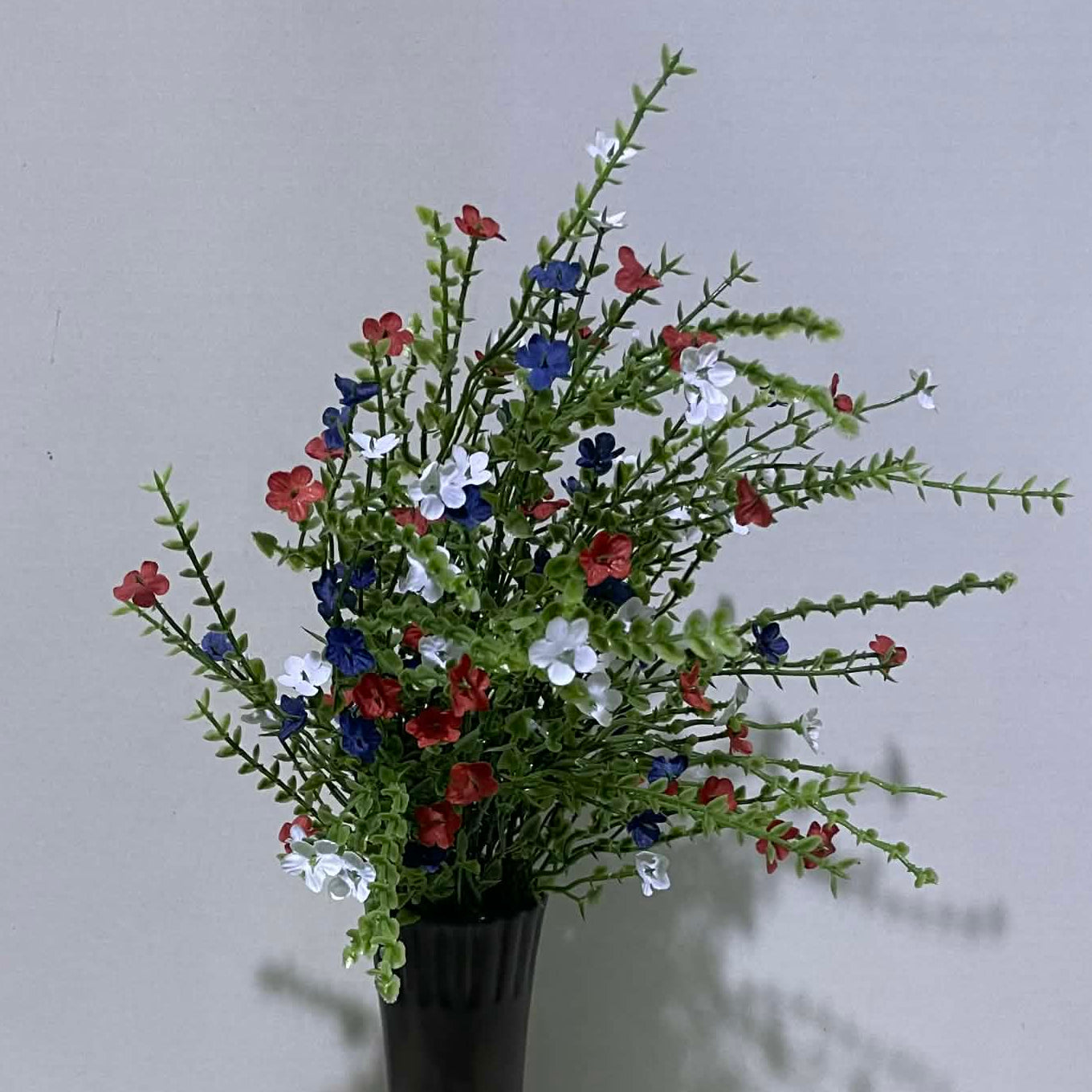 82394-RD/WT/BL - 21" Plastic Flowering Bush