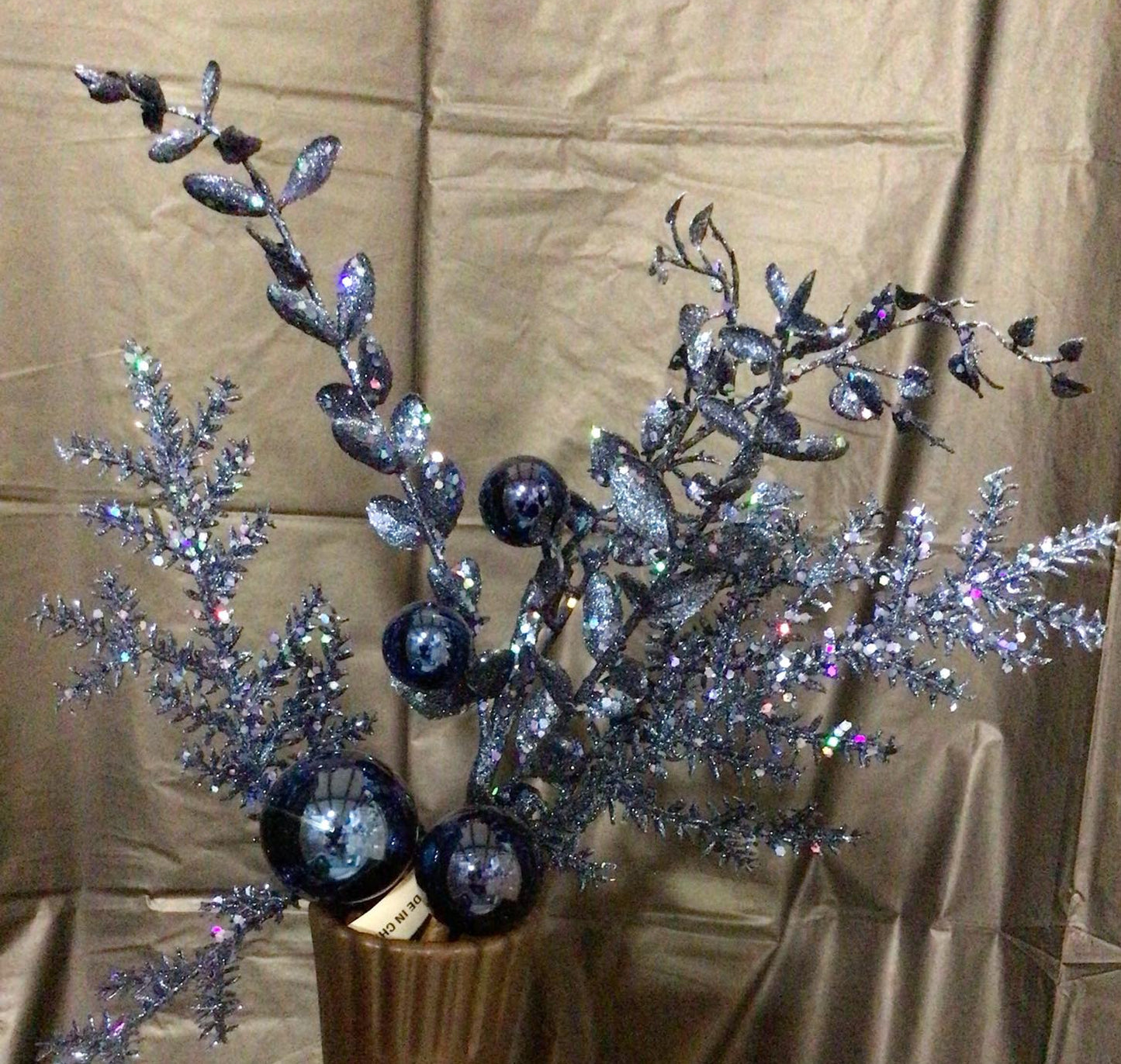 143132BL - 18" Glitter Ball & Berry Spray - Blue