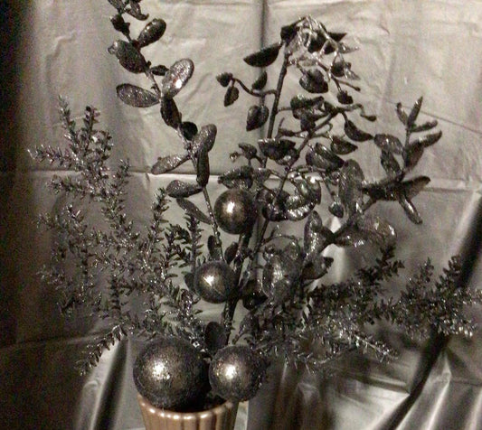 143132BLK - 18" Glitter Ball & Berry Spray - Black