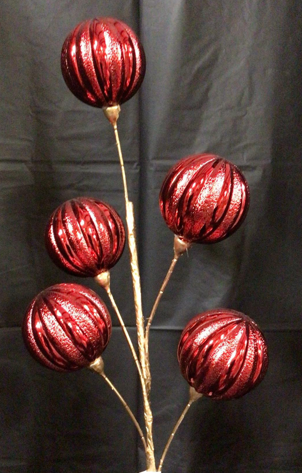 132003RD - 24" Ball Spray - Red
