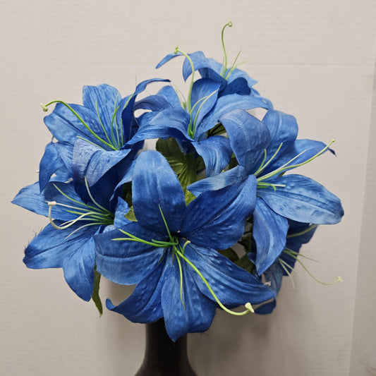 19" Tiger Lily Bush