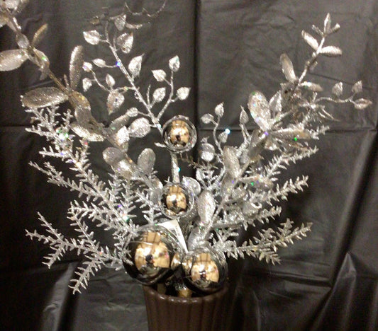 143132SL - 18" Glitter Ball & Berry Spray - Silver