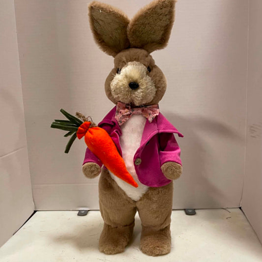 63529BT - 22" Sisal Bunny with Carrot