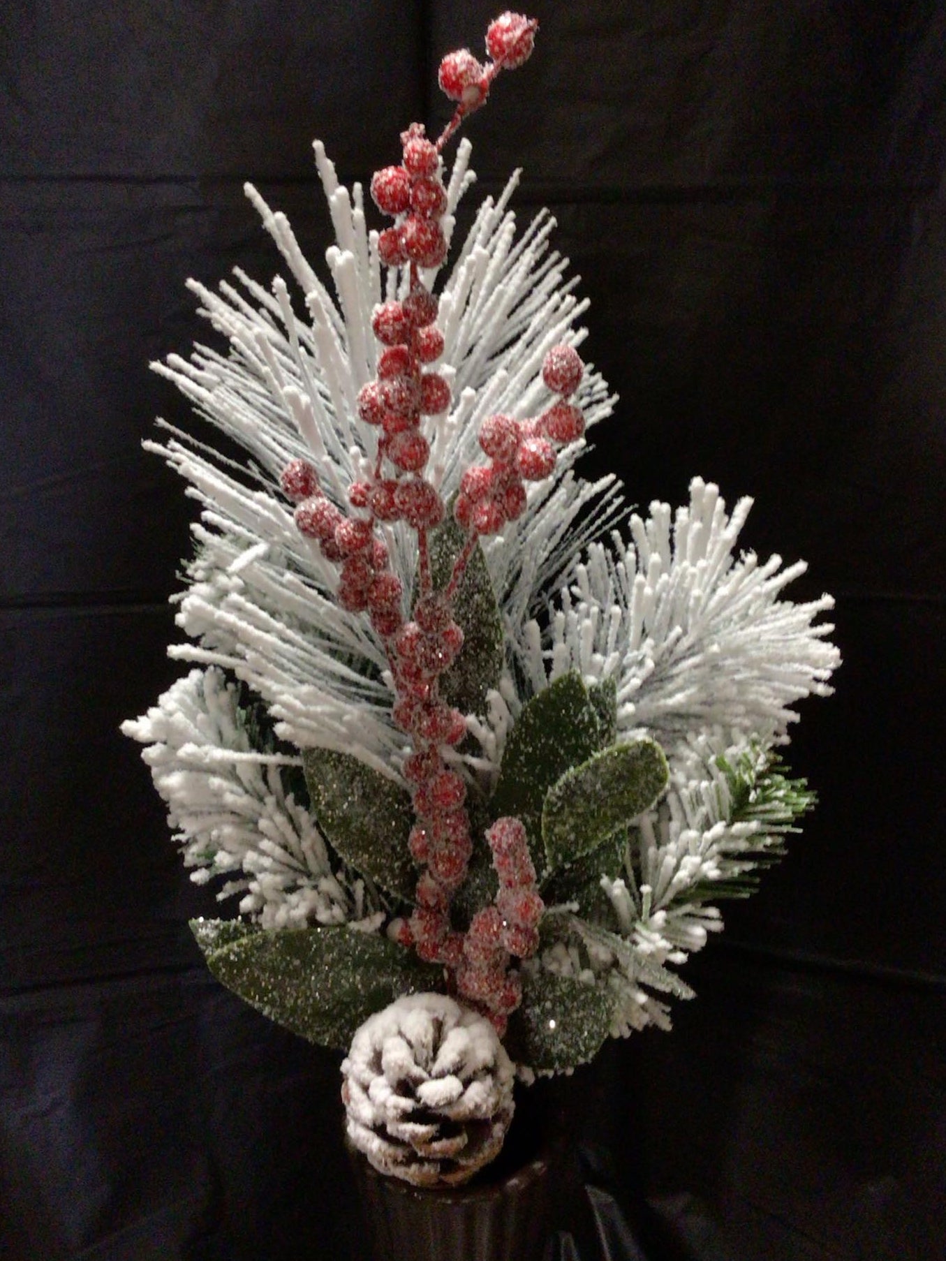 41996 - Snow Pine Berry and Cone Pick