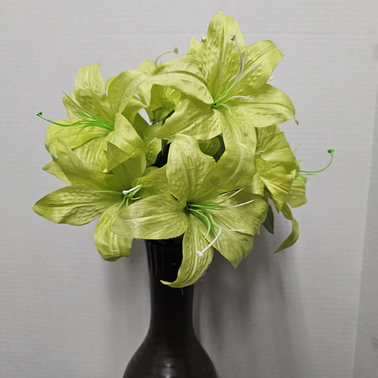 19" Tiger Lily Bush