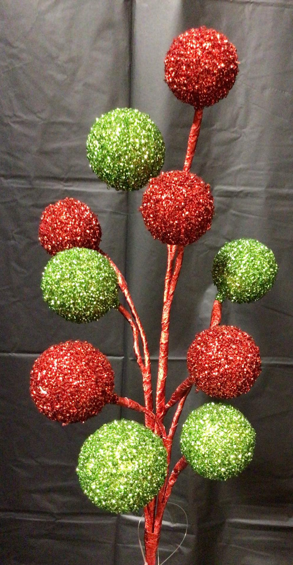 XS141931 - 26" Curly Foil Ball Spray - Red & Lime Green