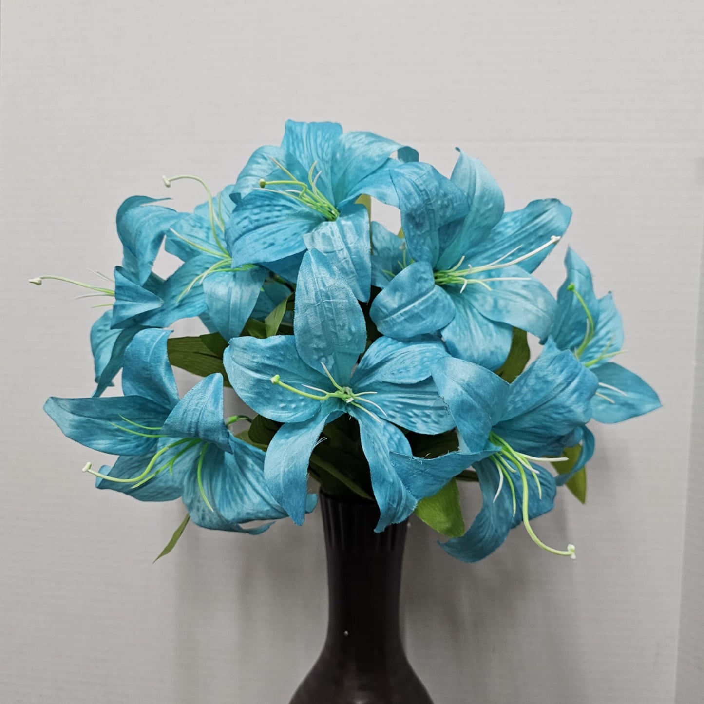 19" Tiger Lily Bush