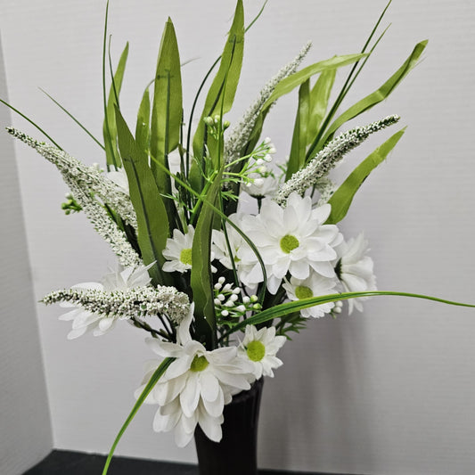 30632 CM - 18" Daisy Astilbe Bush