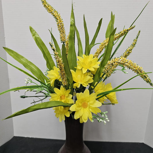 30632 YW - 18" Daisy Astilbe Bush