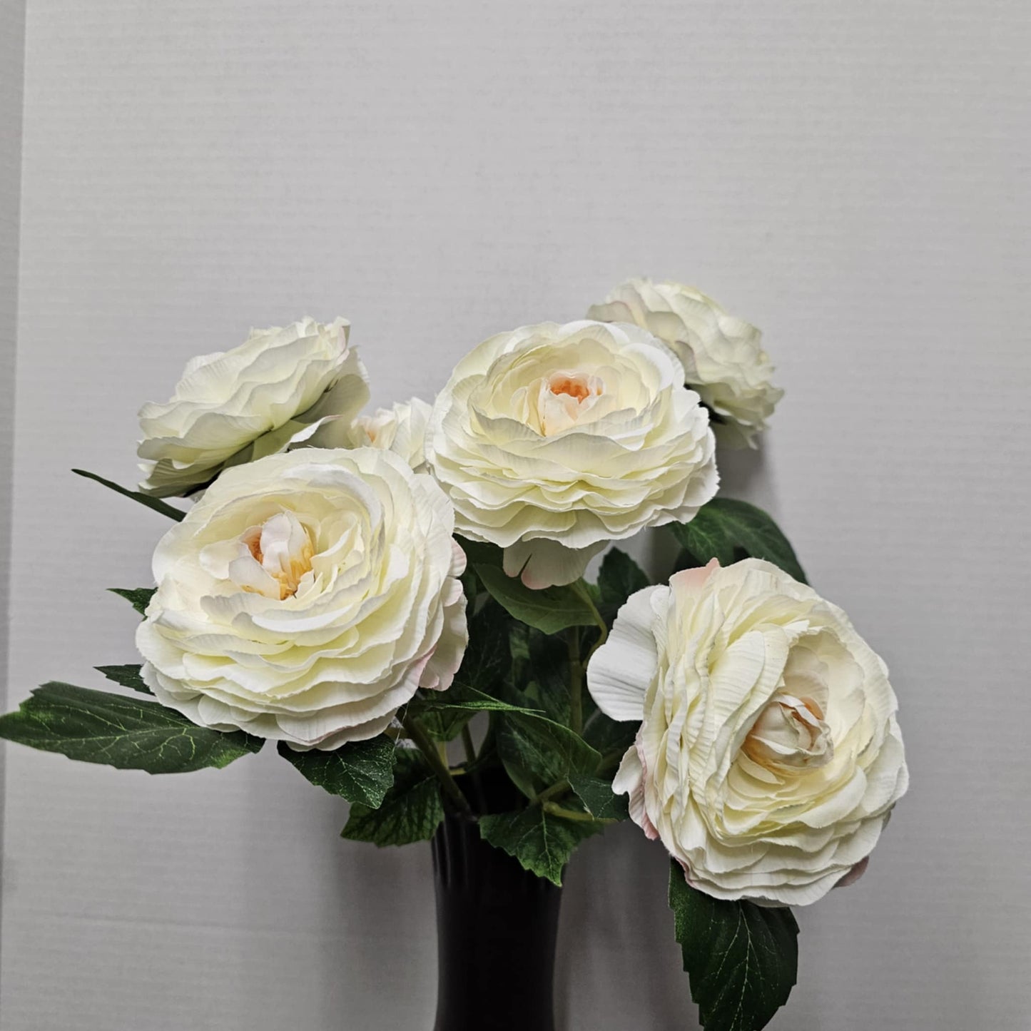 19" Ranunculus Bush