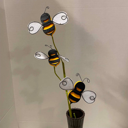 63067YWBK - 25" Bee Spray