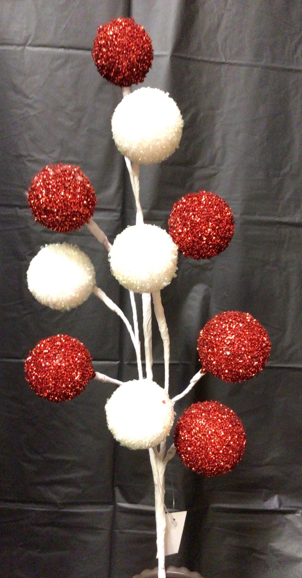 XS141934 - 26" Curly Foil Ball Spray - Red & White