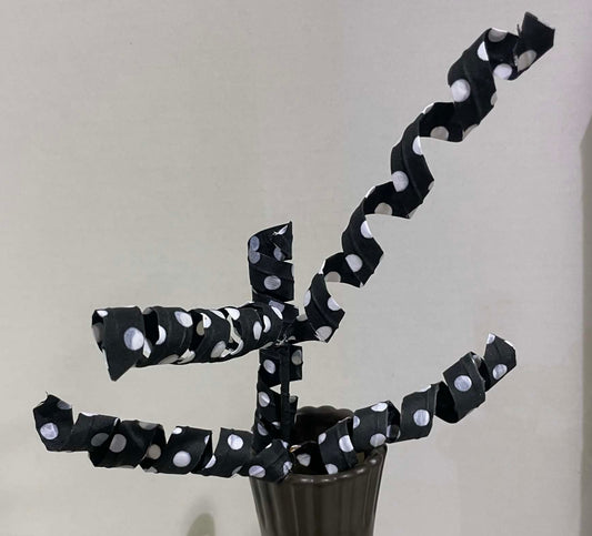 62594-BKWT - 16" Polkadot Curly Pick