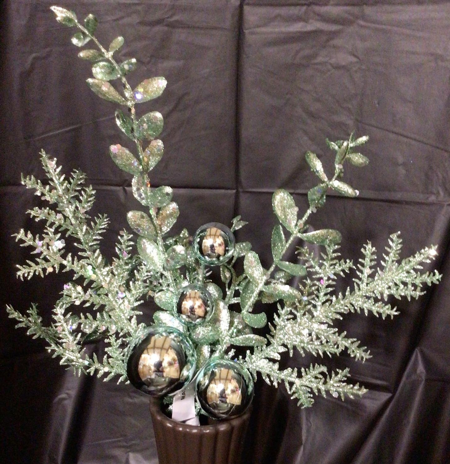143132MT - 18" Glitter Ball & Berry Spray - Mint