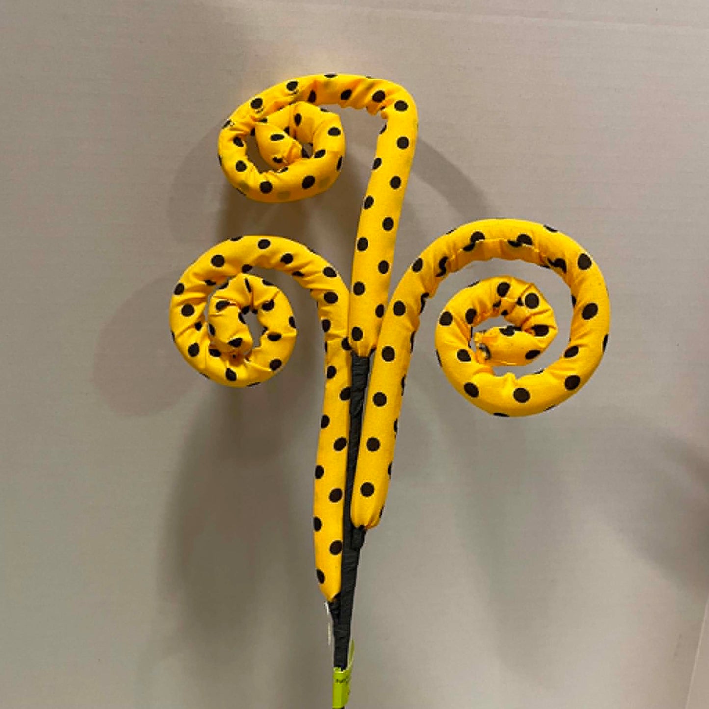 62968-YWBK - 28" Fabric Polkadot Curly Spray